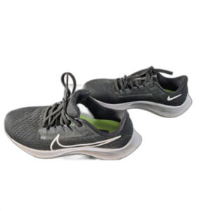 Nike Air Zoom Pegasus 38 Running Shoes - Size US 7 Men/US 9 Women